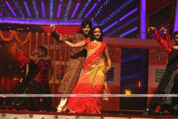 bollywood dance - BOLLYWOOD DANCE