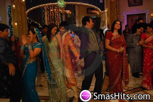213377 - BOLLYWOOD DANCE