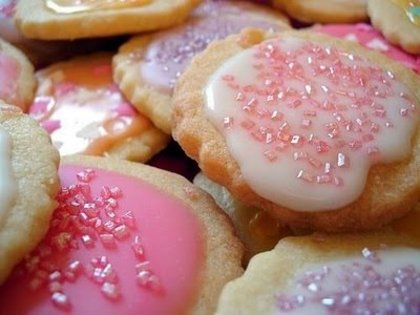 Biscuiti cu frisca si zahar colorat! - Deserturi miam miam