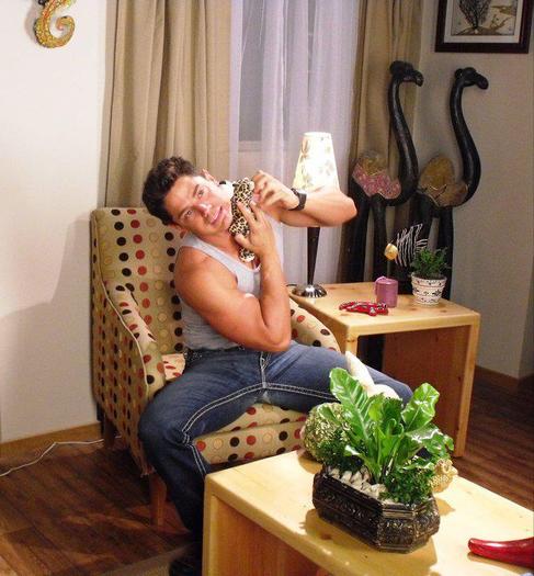 300040_237505639636754_186484594738859_633307_356778970_n - 1-Anahi Dos Hogares