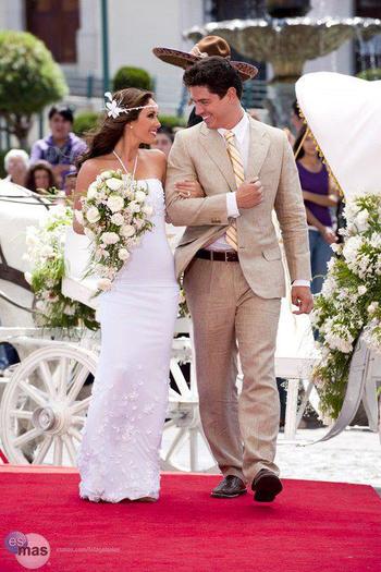 301302_236618416392143_186484594738859_630151_1417440545_n