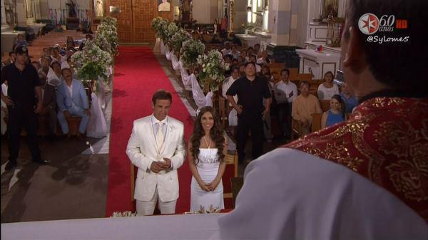 310265_239704146083570_186484594738859_640280_2139815218_n - 1-Anahi Dos Hogares