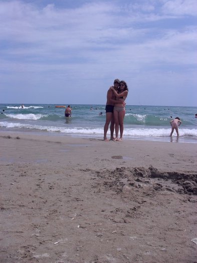 281768_199040616823396_100001523786319_518112_8184120_n