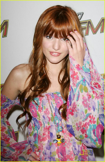 306931_286974057981748_100000074696834_1189434_823574393_n - o - Bella Thorne - o