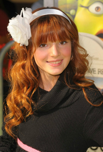 48444786_FHBIEGVAG - o - Bella Thorne - o