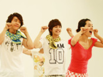 thumb_HanJiMin_HappyBubbleMV_10