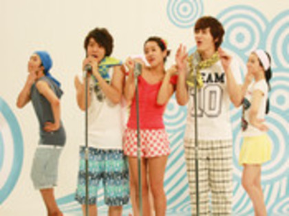 thumb_HanJiMin_HappyBubbleMV_12