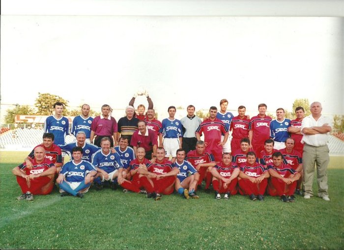 Fostele Glorii 2000 - Otelul Galati Istorie