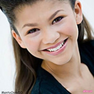 52815794_OHRJJXF2 - zendaya  colerman e rocky