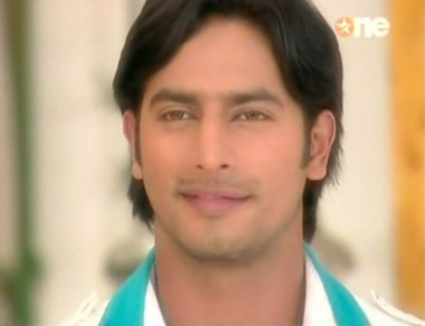 255419_213276165371455_100000672185275_671691_1509643_n