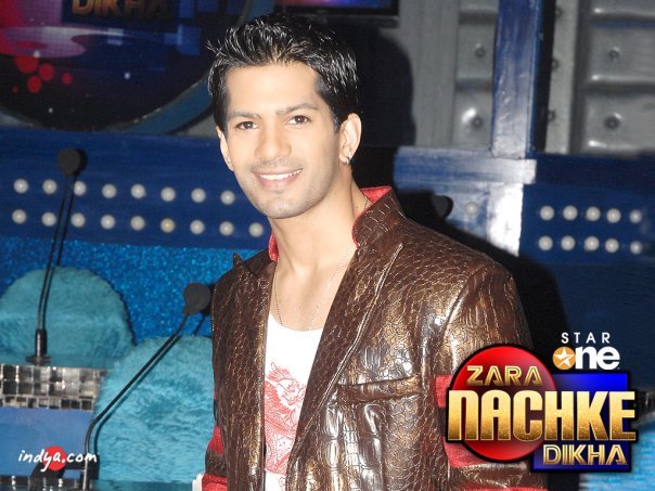 n748070829_2068107_9502