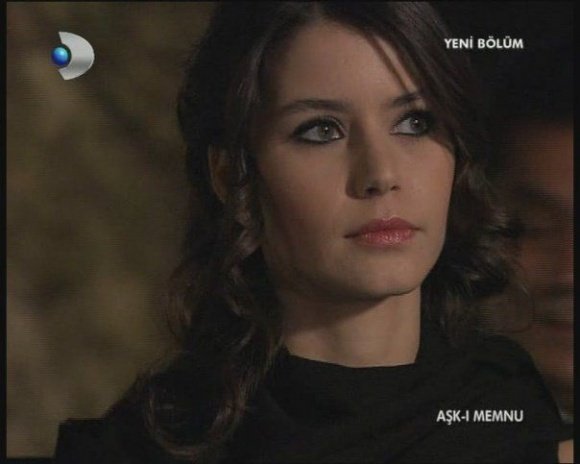 217084_153749108023112_137132126351477_337409_818200_n - Beren Saat aka Bihter Ziyagil
