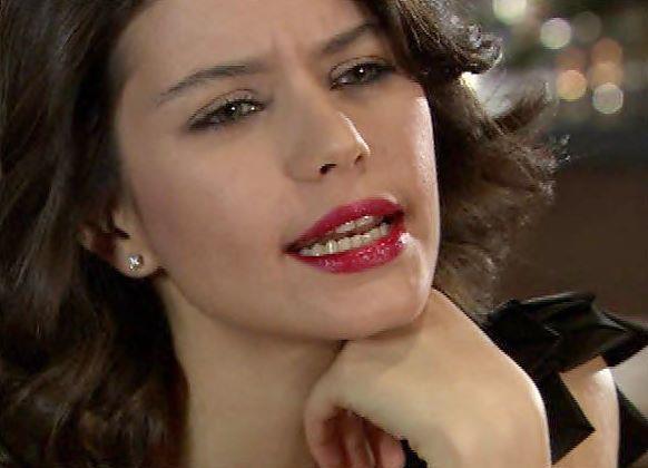 320112_10150280578266626_210133836625_8295428_4627731_n - Beren Saat aka Bihter Ziyagil