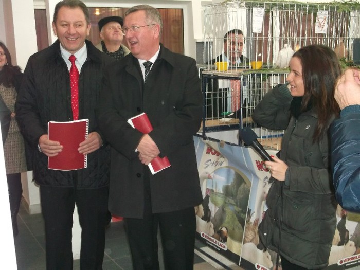 trecem la voiajori ca ne asculta convorbirile - EXPO ZONALA 2011 BISTRITA