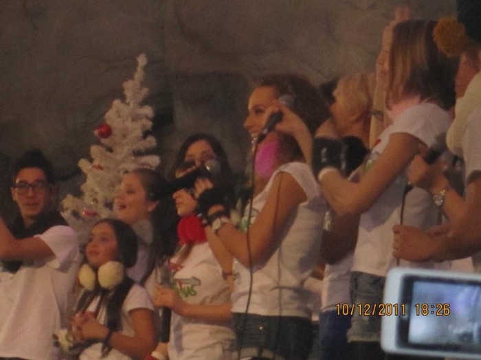 389807_319203821430776_281738278510664_1222005_818612933_n