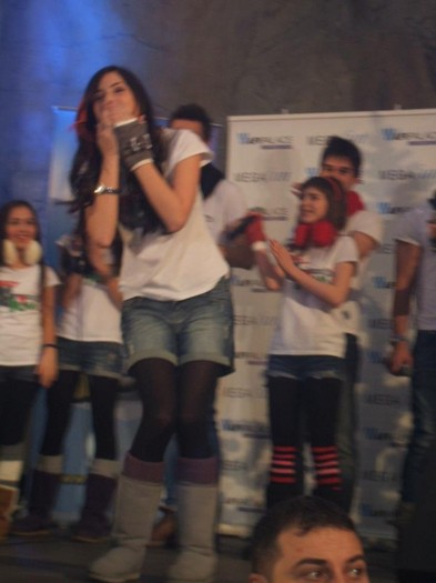 393700_319204021430756_281738278510664_1222012_1867603611_n