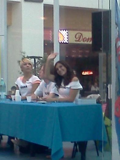 390751_222726561125915_100001657195121_643802_1882521592_n