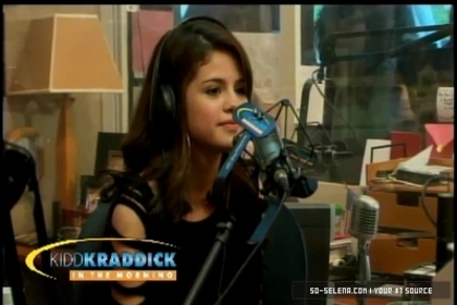 normal_Selena-Gomez-and-Taylor-Swift-Gift-Giving5Bwww_savevid_com5D_flv_000018625 - 23 11 2010 Kidd Kraddick In The Morning