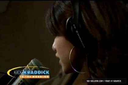 normal_Selena-Gomez-and-Taylor-Swift-Gift-Giving5Bwww_savevid_com5D_flv_000085132 - 23 11 2010 Kidd Kraddick In The Morning