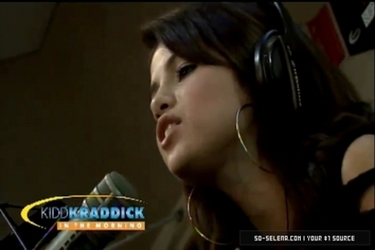 normal_Selena-Gomez-and-Taylor-Swift-Gift-Giving5Bwww_savevid_com5D_flv_000091249 - 23 11 2010 Kidd Kraddick In The Morning