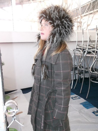 s-a uitat prea mult la FRIZATI