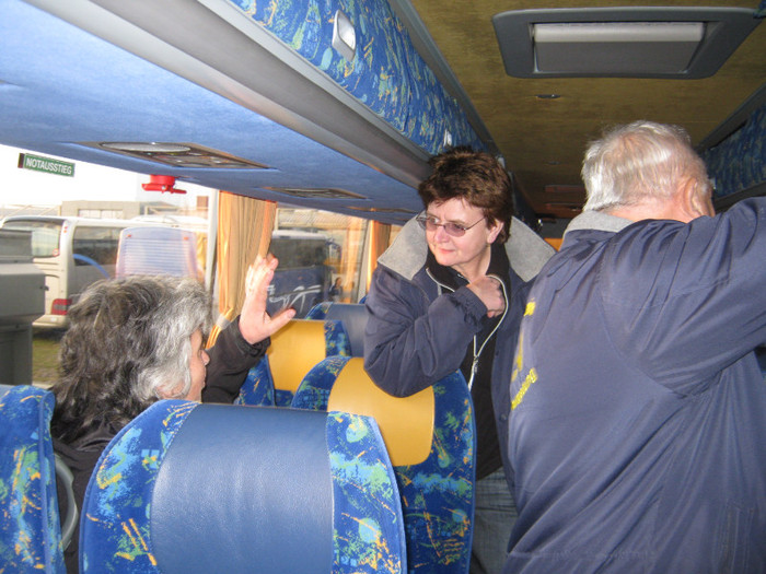 cu maria si erik in autocar - expo Erfurt dec-10-11 -2011
