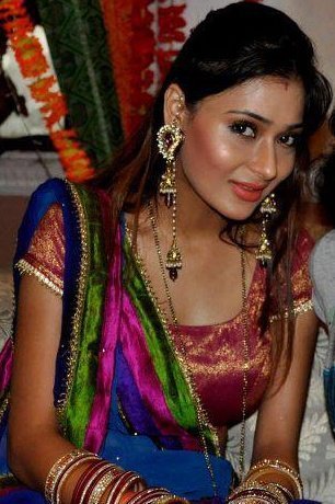 Sara Khan in Love [14]