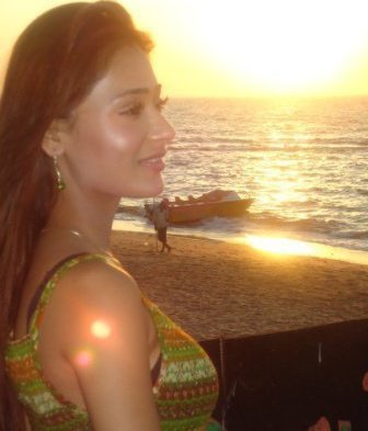 Sara Khan in Love [15]