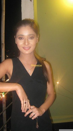 Sara Khan in Love [21]