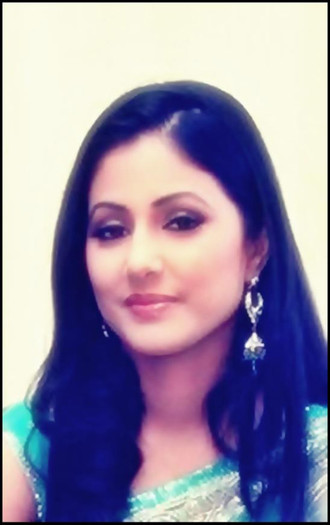 Hina Khan in Love [17]