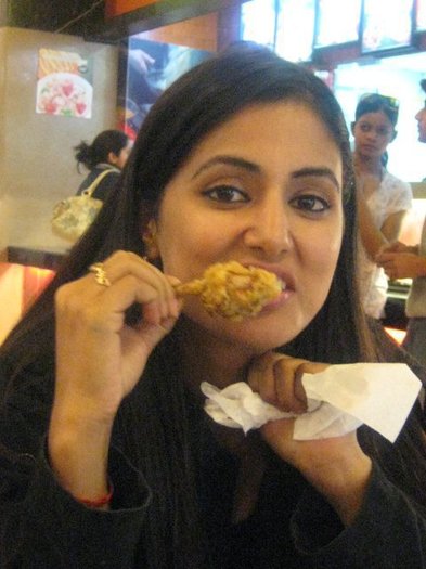 Hina Khan in Love [30]