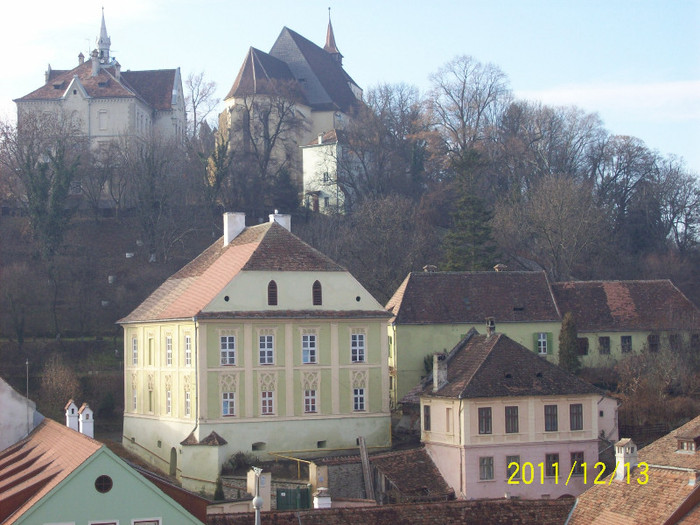 LICEUL,BISERICA DIN DEAL ,SCOALA VECHE  SI PAROHIA EVANGHELICA   DIN  SIGHISOARA ..