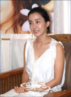 thumb_l2005_6_16_4 - Park Eun Hye 1