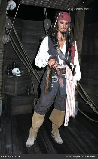 johnny-depp-johnny-depp-wax-figure-of-captain-jack-sparrow-from-pirates-of-the-caribbean-dead-mans-c