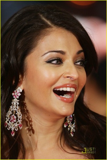 aishwarya-rai-valentines-day-03 - Aishwarya Rai Bachchan