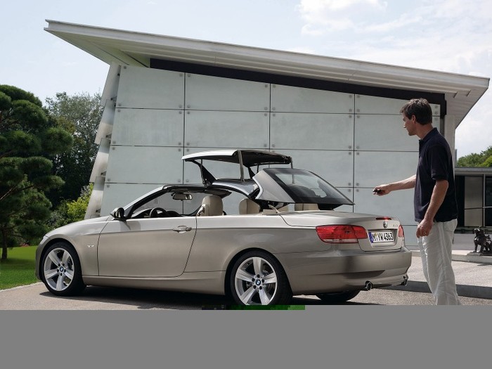 bmw_3_series_convertible_rear_side_roof_packing-1600x1200