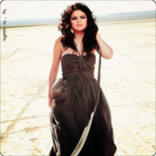 54572171_SGUCEVV2[1] - Selena Gomez