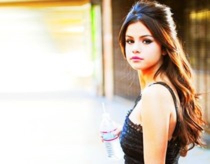 53990775_YBDQVCT2 - Poze rare selena gomez