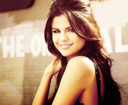 53990955_EHUEATT2 - Poze rare selena gomez