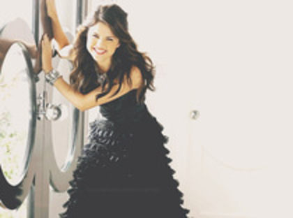 53991023_UHBYABL2 - Poze rare selena gomez