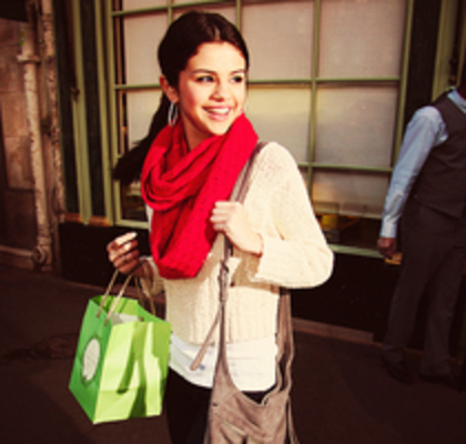 54433641_PBUQAYZ2 - Poze rare selena gomez