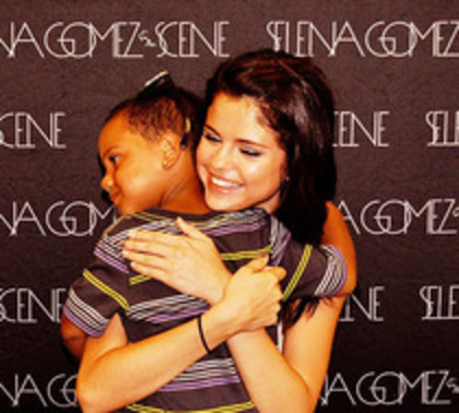 54538008_PVZLZPV2 - Poze rare selena gomez