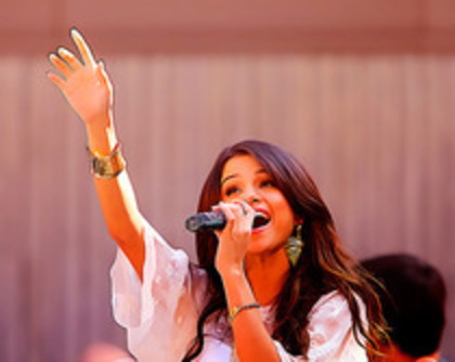 54538941_BCPZZOH2 - Poze rare selena gomez