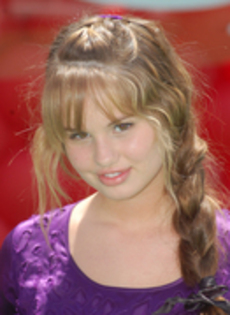 33593434_BAIOATKYP[1] - Debby Ryan