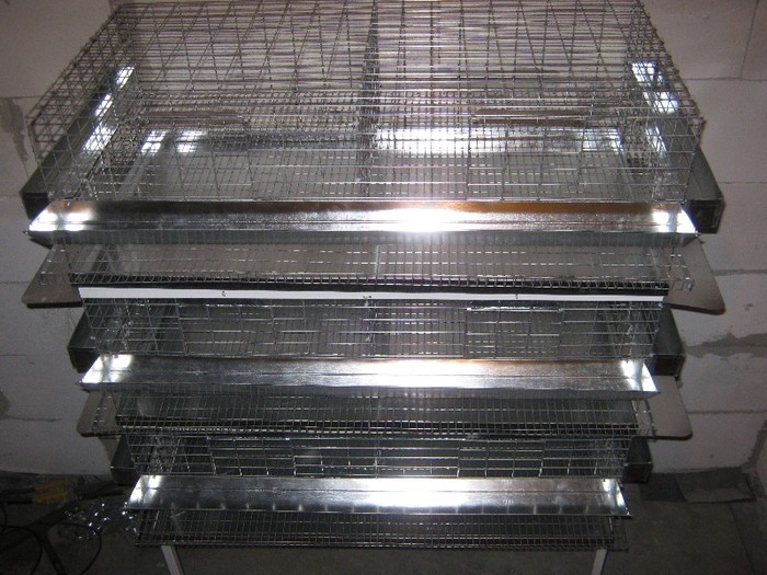 BATERIE 3 ETAJE; OBSERVATI CALITATEA ACESORIILOR?
TABLA UNGUREASCA 0,4 mm
