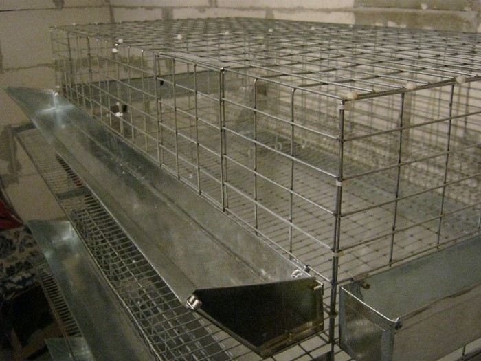 BATERIE 3 ETAJE; VAZUTA DE APROAPE
