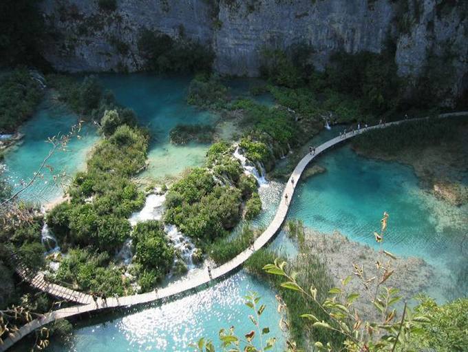 parcul_national_plitvice_croatia_lacuri_cascade_padure