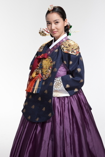 53551427_DJQKYFG2 - Q-Queen Jang Ok-Jeong-Q