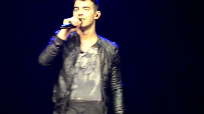 bscap0004 - Joe Jonas cries explaining song- Sorry 10 1 11