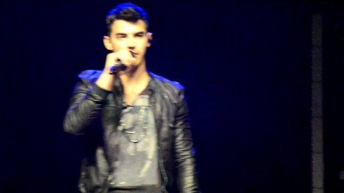 bscap0005 - Joe Jonas cries explaining song- Sorry 10 1 11